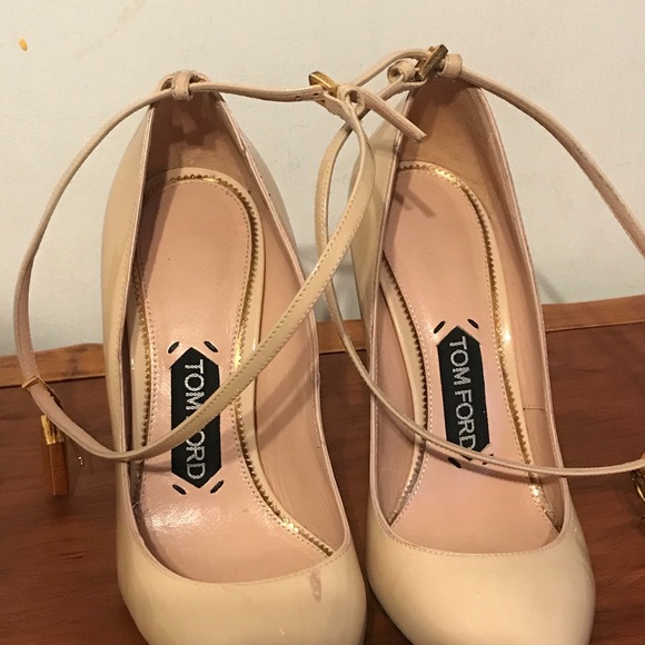 ❤️Tom Ford Padlock ankle wrap pumps - Picture 6 of 10